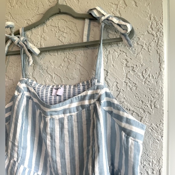 Old Navy Blue and White Striped Top (NWOT) - Picture 6 of 9